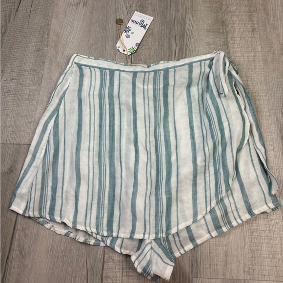 NWT Show Me Your Mumu The Great Wrap Shorts in Point Dume Stripe Size Large - Picture 3 of 9